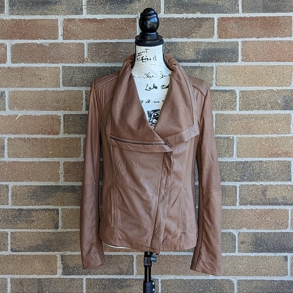 ELIE Tahari Genuine Leather Zip Up Jacket - Picture 2 of 13